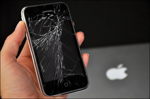 苹果手机碎屏新闻苹果手机屏幕碎裂并开始漏液换屏有用吗